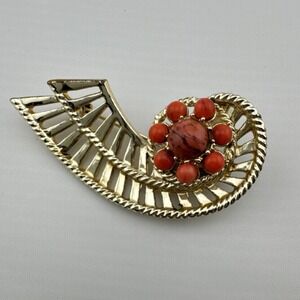 Vintage Gold Tone Brooch Pin Red Cluster Stones Nautilus Shell Design 2"